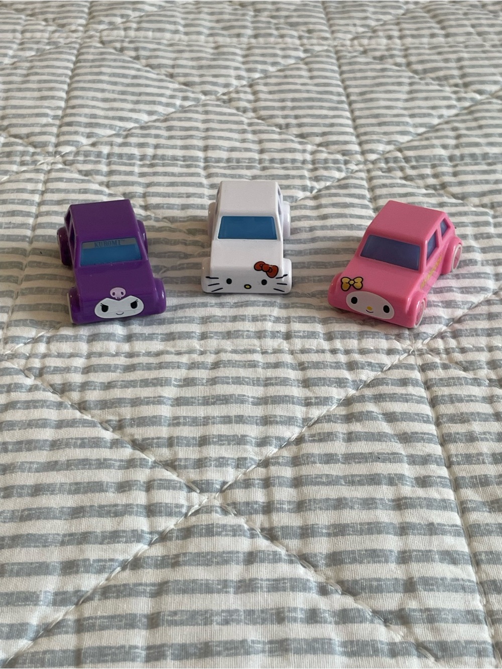 Hello Kitty Pull-Back Mini Cars - Pink, White, Purple